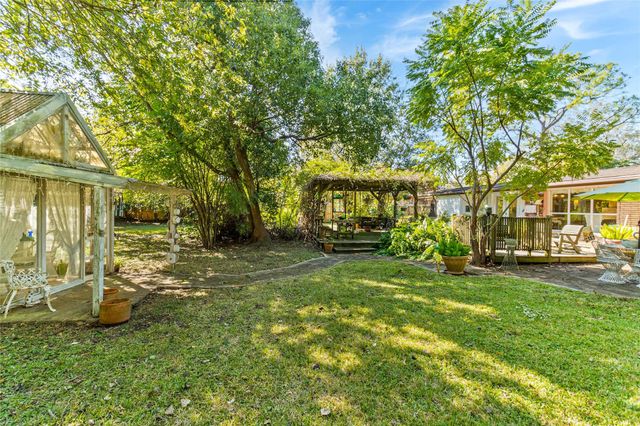 58 Plantation Court, Lake Jackson, TX 77566