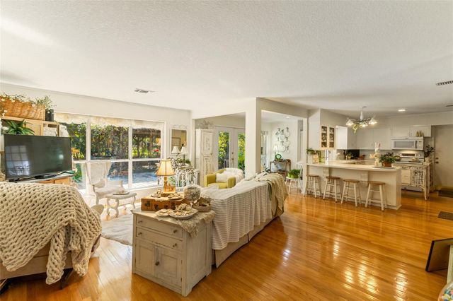 58 Plantation Court, Lake Jackson, TX 77566