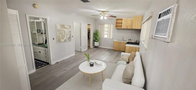 2619 Arthur St, Hollywood, FL 33020