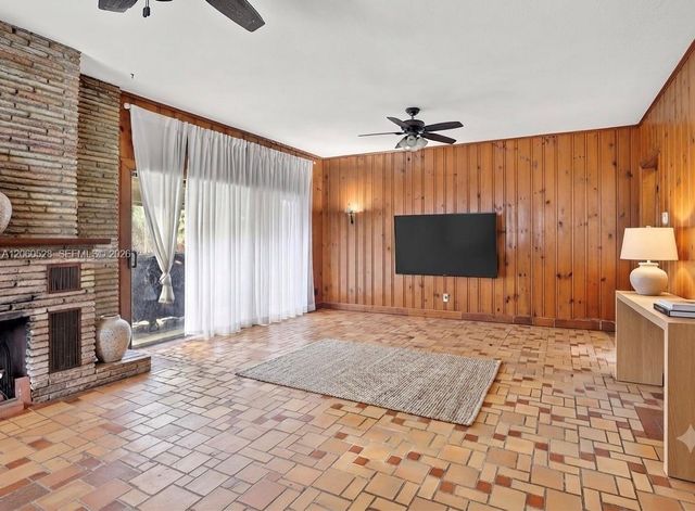 2619 Arthur St, Hollywood, FL 33020