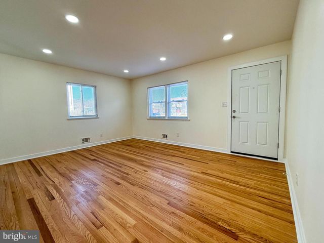 504 CRISFIELD RD, Baltimore, MD 21220