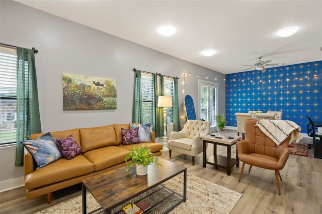 1125 S Jennings Avenue 204, Fort Worth, TX 76104