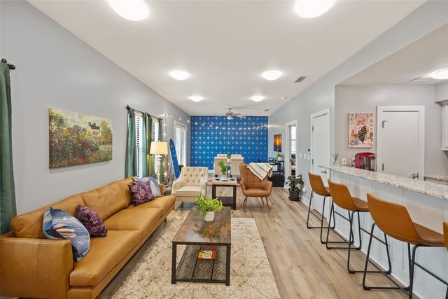 1125 S Jennings Avenue 204, Fort Worth, TX 76104