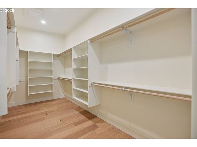 15592 WALUGA Dr, Lake Oswego, OR 97035