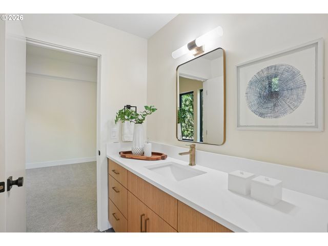 15592 WALUGA Dr, Lake Oswego, OR 97035