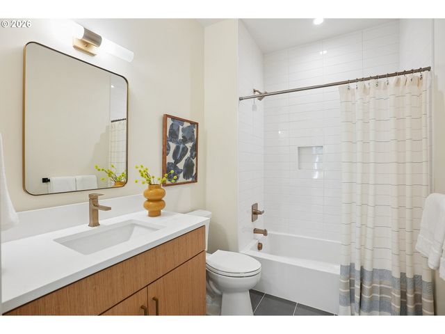 15592 WALUGA Dr, Lake Oswego, OR 97035