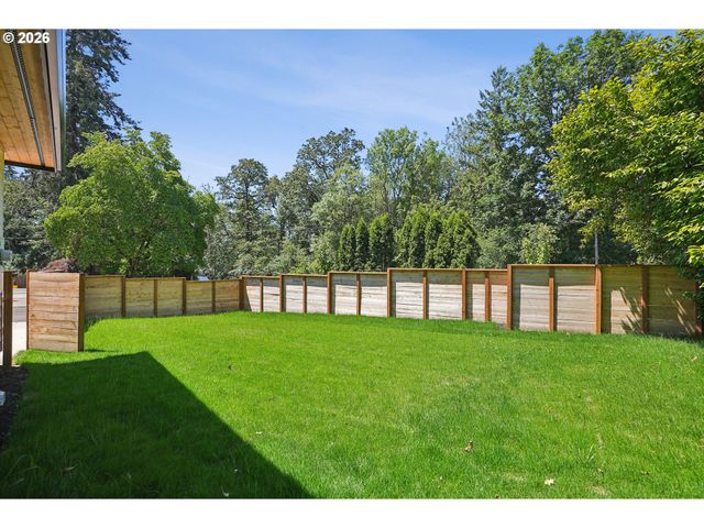 15592 WALUGA Dr, Lake Oswego, OR 97035