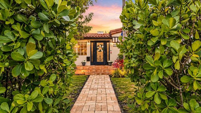 436 38th Street N, West Palm Beach, FL 33407