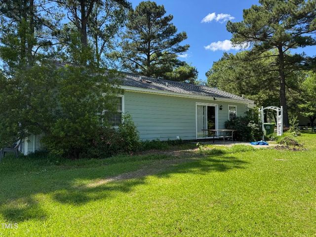 8405 Falcon Crest Circle, Angier, NC 27501