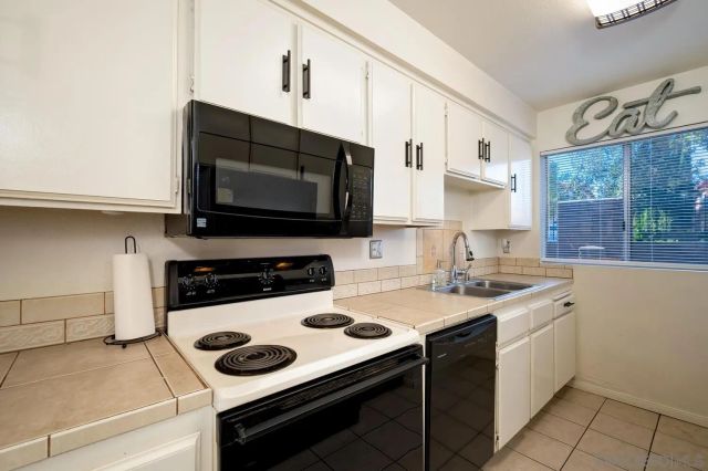 1630 Grandon Ave, San Marcos, CA 92078