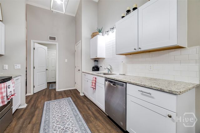 4 Dorchester Court, Savannah, GA 31406