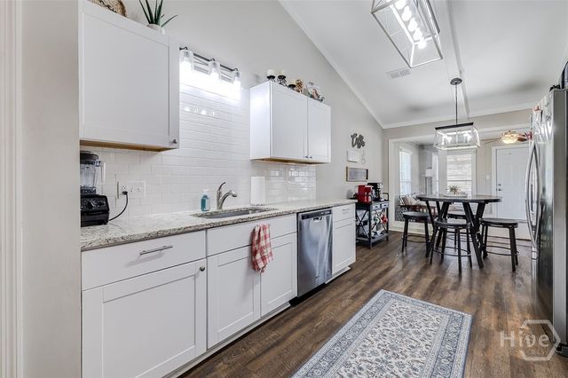 4 Dorchester Court, Savannah, GA 31406