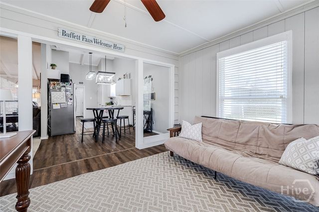 4 Dorchester Court, Savannah, GA 31406