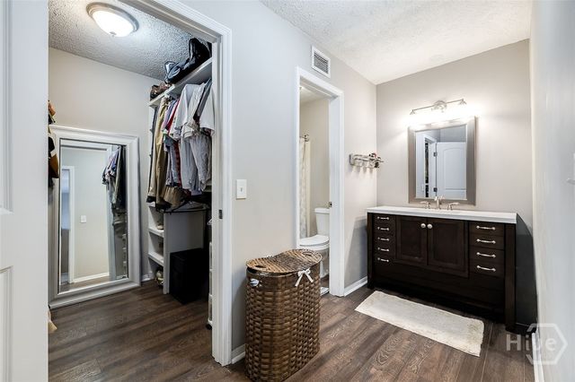 4 Dorchester Court, Savannah, GA 31406