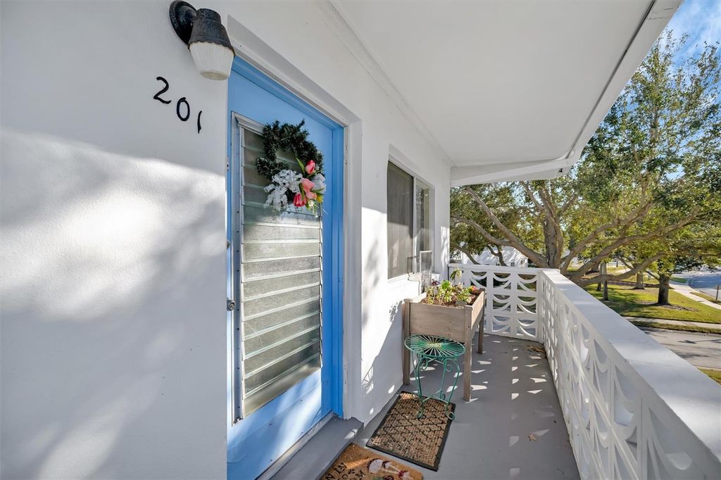 8325 112TH STREET 201, Seminole, FL 33772