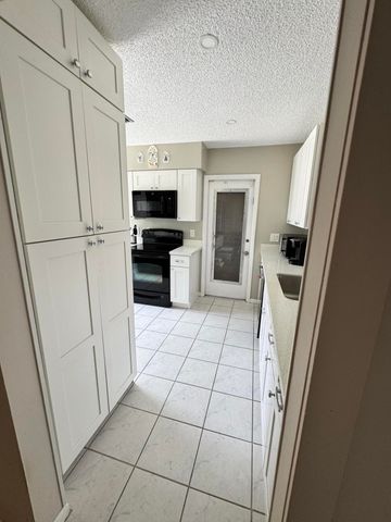 14822 Wildflower Lane, Delray Beach, FL 33446