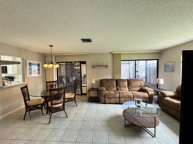 14822 Wildflower Lane, Delray Beach, FL 33446