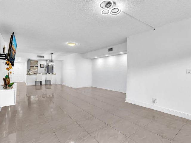 2659 Carambola Circle N 106, Coconut Creek, FL 33066