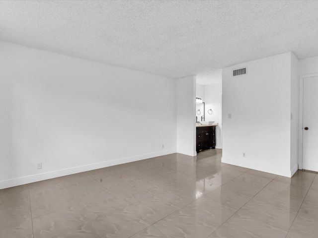 2659 Carambola Circle N 106, Coconut Creek, FL 33066