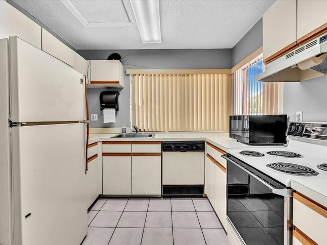 2659 Carambola Circle N 106, Coconut Creek, FL 33066