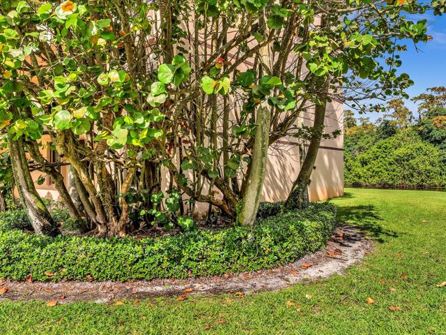 2659 Carambola Circle N 106, Coconut Creek, FL 33066