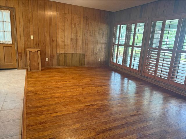 192 Sam Houston Loop, Point Blank, TX 77364