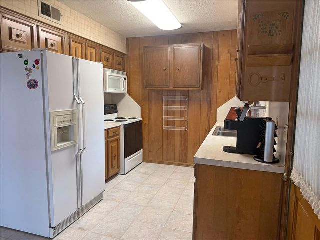 192 Sam Houston Loop, Point Blank, TX 77364
