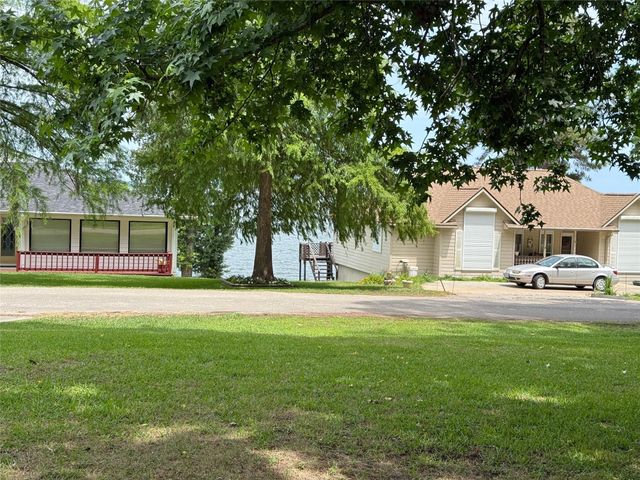192 Sam Houston Loop, Point Blank, TX 77364