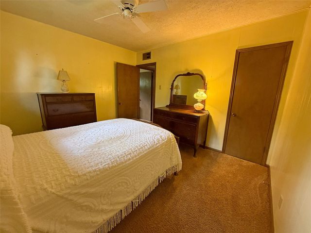 192 Sam Houston Loop, Point Blank, TX 77364