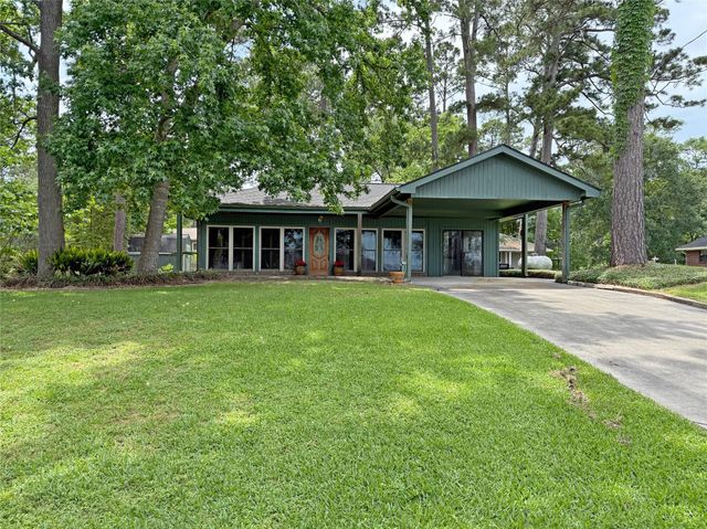 192 Sam Houston Loop, Point Blank, TX 77364