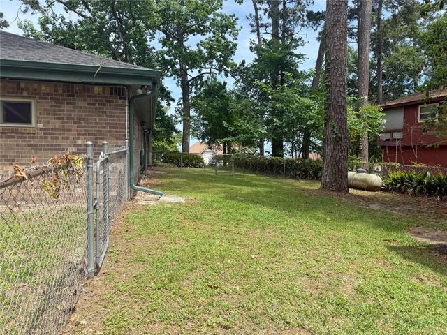 192 Sam Houston Loop, Point Blank, TX 77364