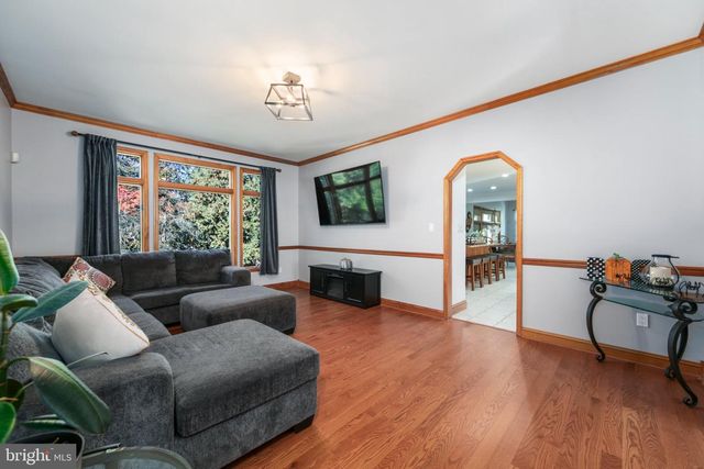 6 VANESSA CT, Cherry Hill, NJ 08003