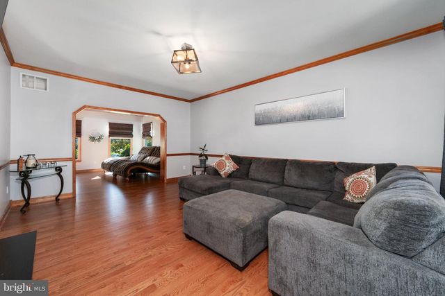 6 VANESSA CT, Cherry Hill, NJ 08003