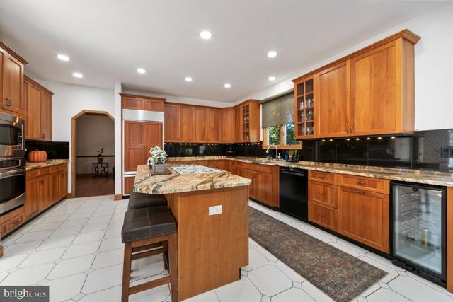 6 VANESSA CT, Cherry Hill, NJ 08003