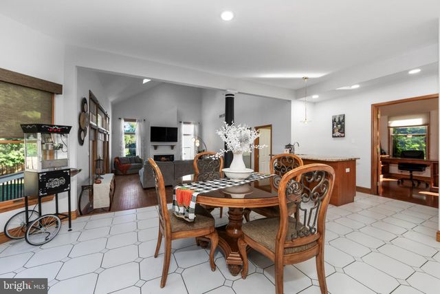 6 VANESSA CT, Cherry Hill, NJ 08003