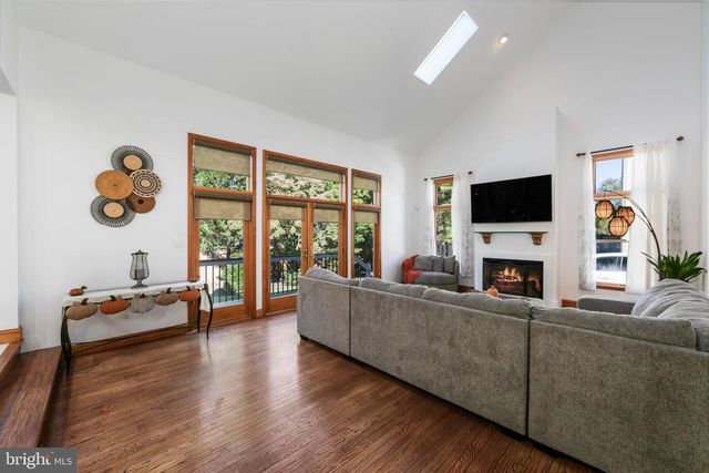 6 VANESSA CT, Cherry Hill, NJ 08003