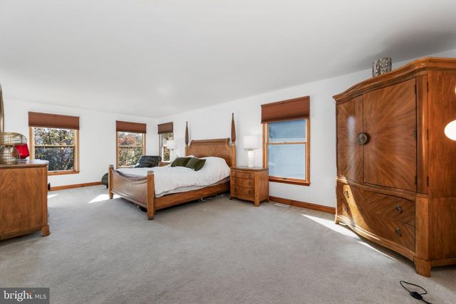 6 VANESSA CT, Cherry Hill, NJ 08003