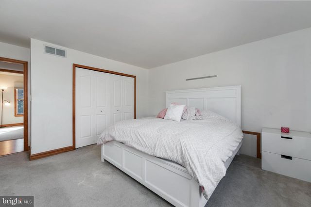 6 VANESSA CT, Cherry Hill, NJ 08003