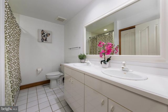 6 VANESSA CT, Cherry Hill, NJ 08003