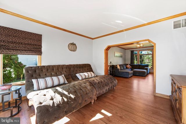 6 VANESSA CT, Cherry Hill, NJ 08003
