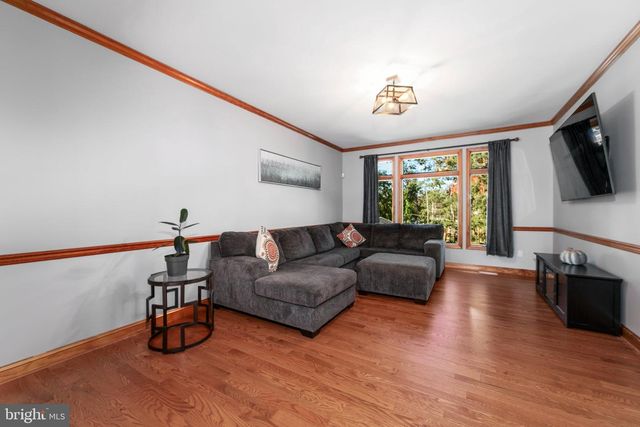 6 VANESSA CT, Cherry Hill, NJ 08003