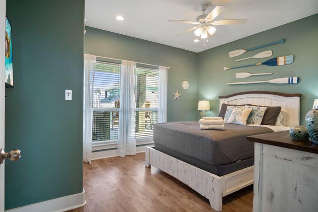 1958 Avenue I, Port Bolivar, TX 77650