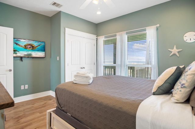 1958 Avenue I, Port Bolivar, TX 77650