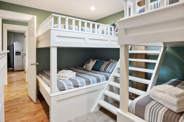 1958 Avenue I, Port Bolivar, TX 77650