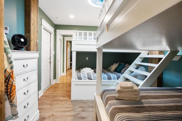 1958 Avenue I, Port Bolivar, TX 77650