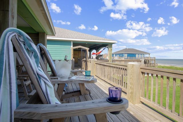 1958 Avenue I, Port Bolivar, TX 77650