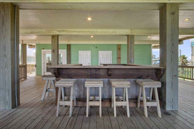 1958 Avenue I, Port Bolivar, TX 77650