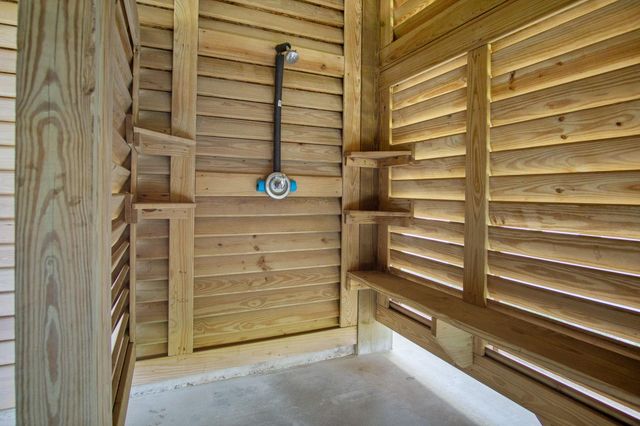 1958 Avenue I, Port Bolivar, TX 77650