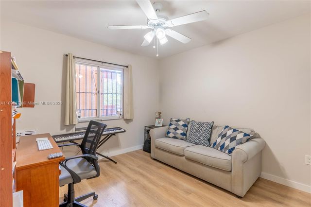 2921 SW 10th St 26, Miami, FL 33135