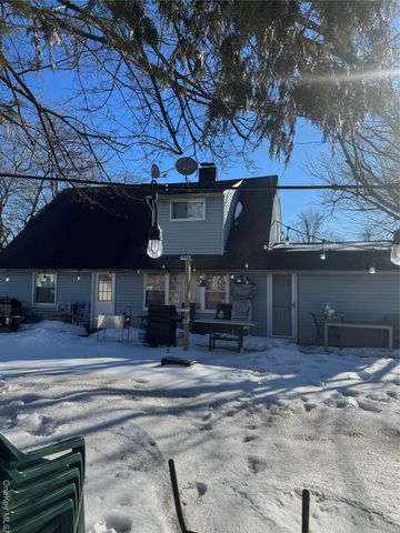 118 Bucket Lane, Levittown, NY 11756